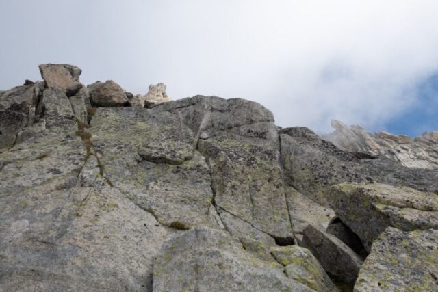 Unterhalb des offiziellen Einstiegs
